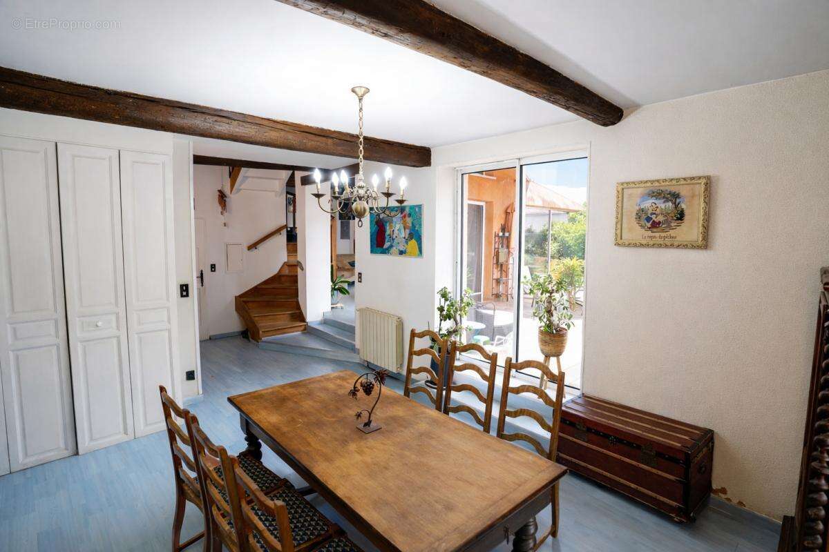 Appartement à LEZIGNAN-CORBIERES