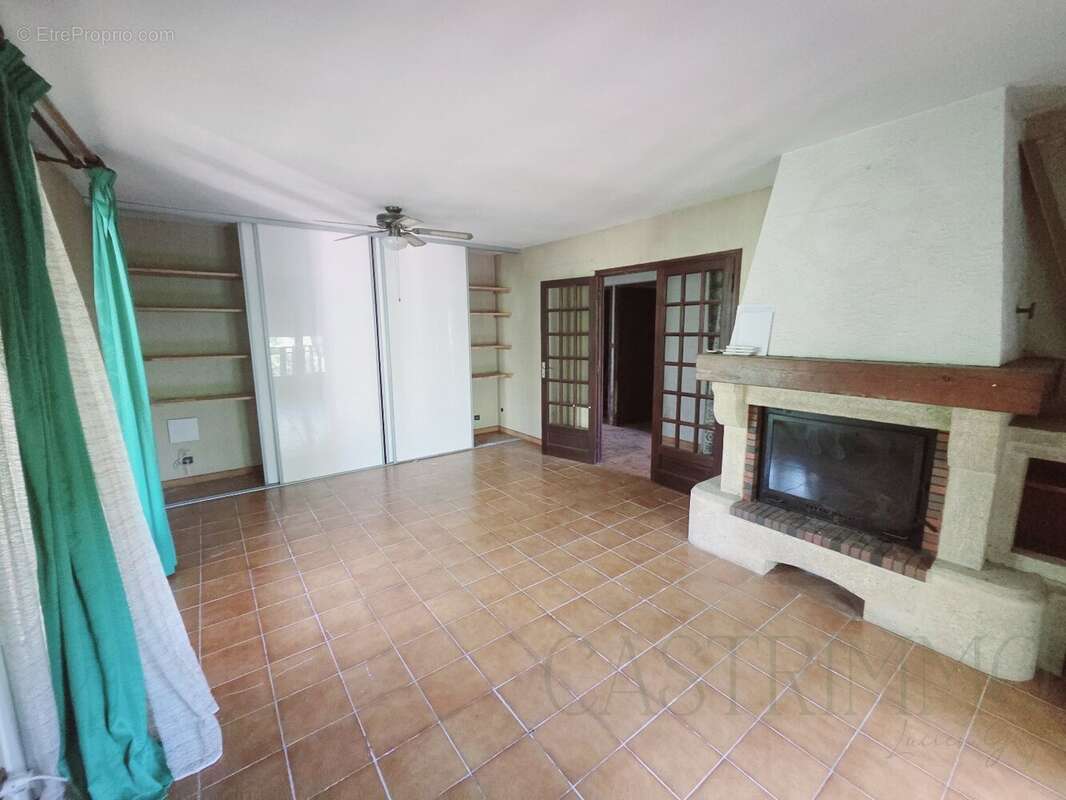 Maison à RESTINCLIERES