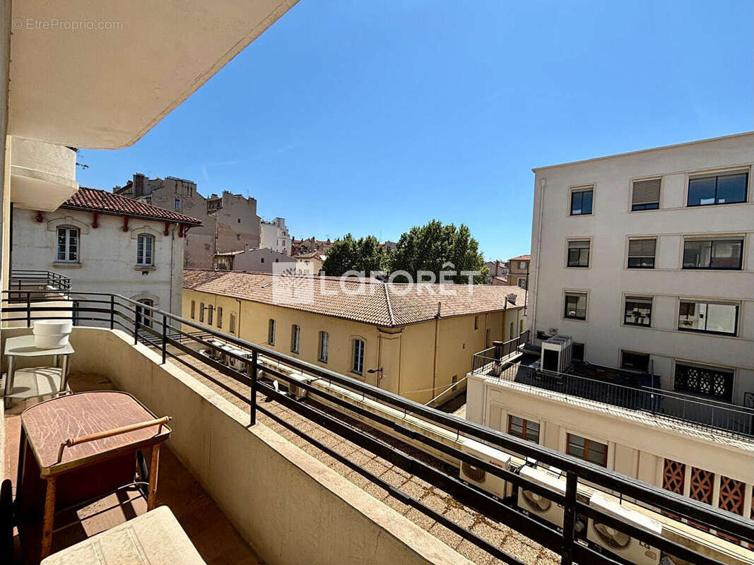 Appartement à MARSEILLE-1E