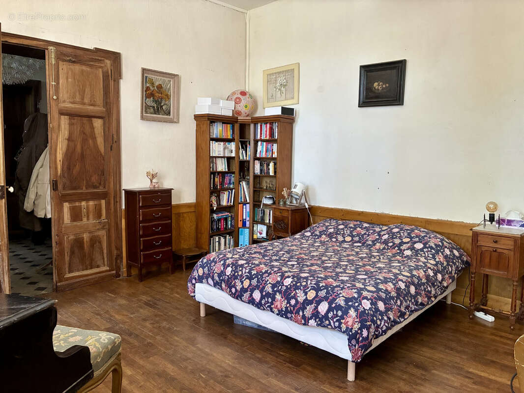 Maison de Maitre de type T6 - photo 9