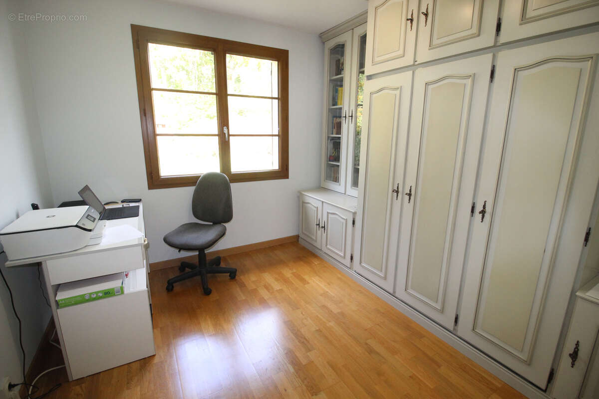 Maison à VARENNES-JARCY