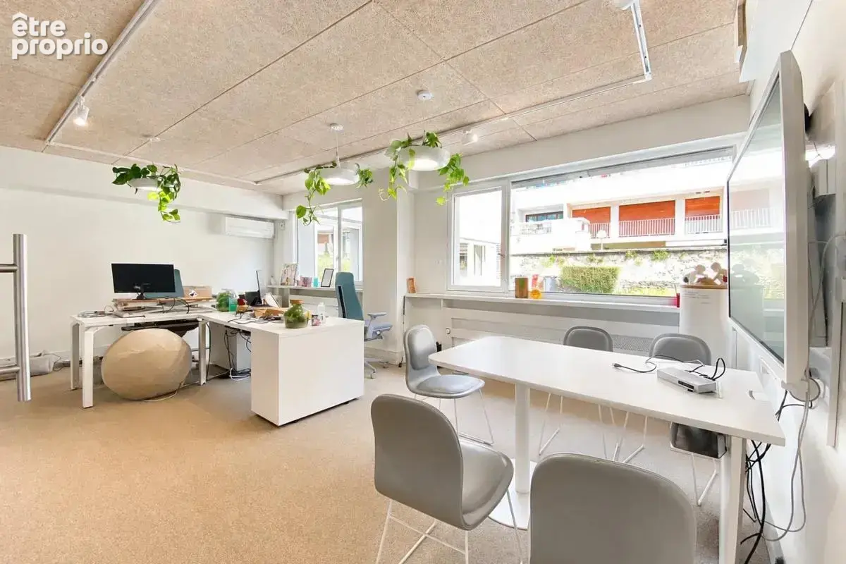 Vente- boulogne-billancourt - 459 m² de bureaux de plain-pied + 15 parkings inclus - cour privative & accès indépendants - photo 6