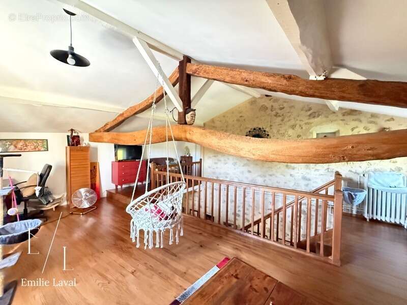 Maison en pierre 4 chambres avec dépendances et piscine à SAINT VINCENT DE PERTIGNAS (33) - photo 12