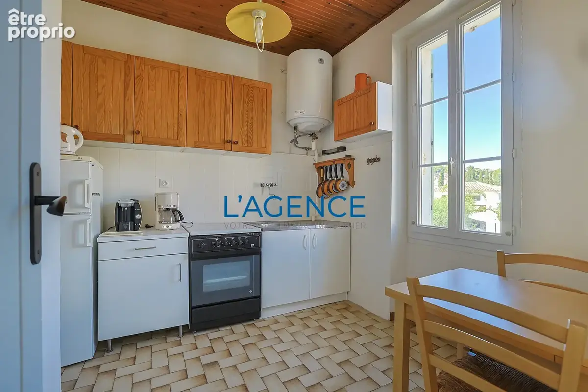 Port de carqueiranne - maison de caractere avec terrain + garage - photo 16