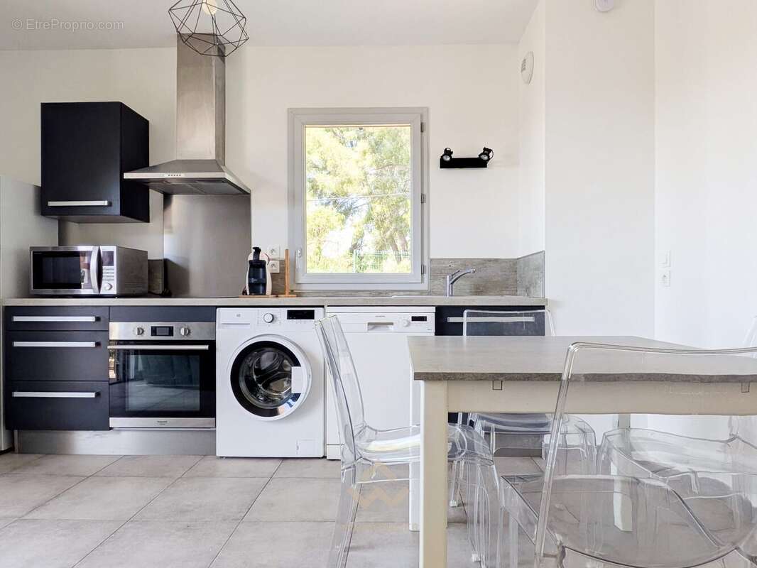 Pièce de vie - Studio - La Garde 83130 - Appartement à LA GARDE