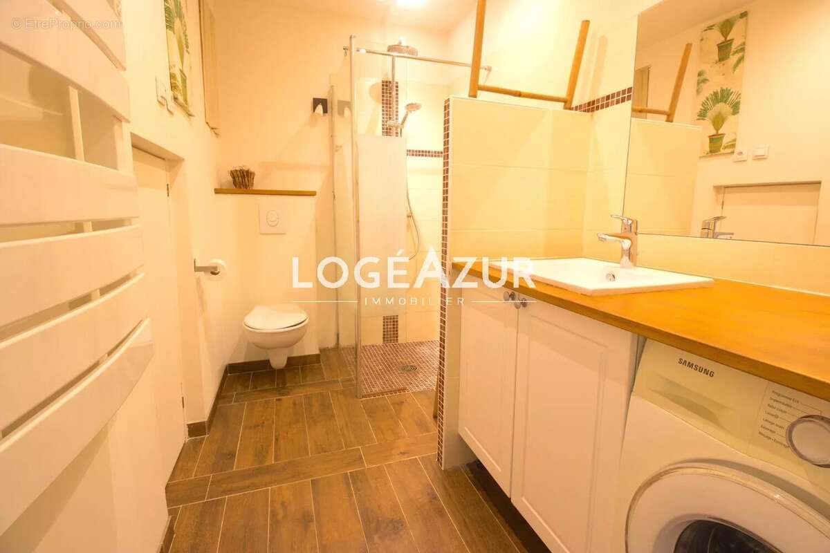 Appartement à VALLAURIS