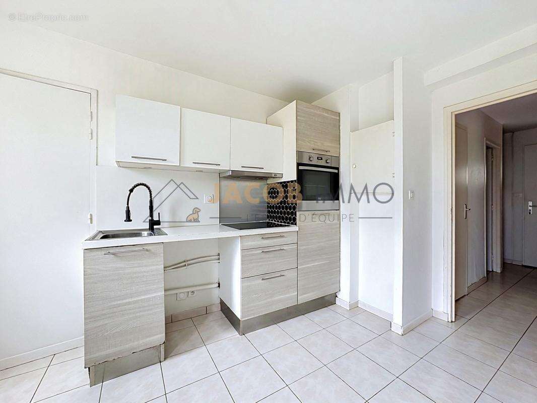 Appartement T3 loué avec terrasse - photo 2