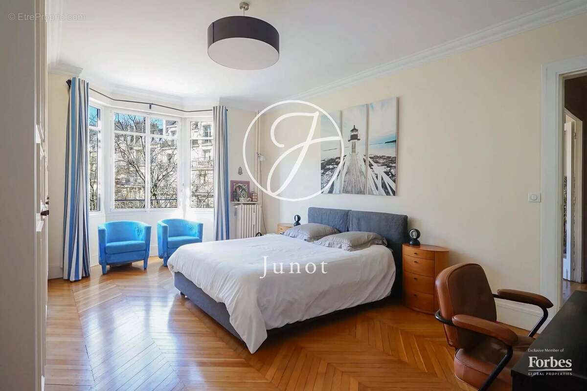 Paris 16e - AUTEUIL / VERSAILLES - Appartement à vendre - 6 pièces - 169,59m² Carrez - 4 chambres - Vues dégagées. - photo 13