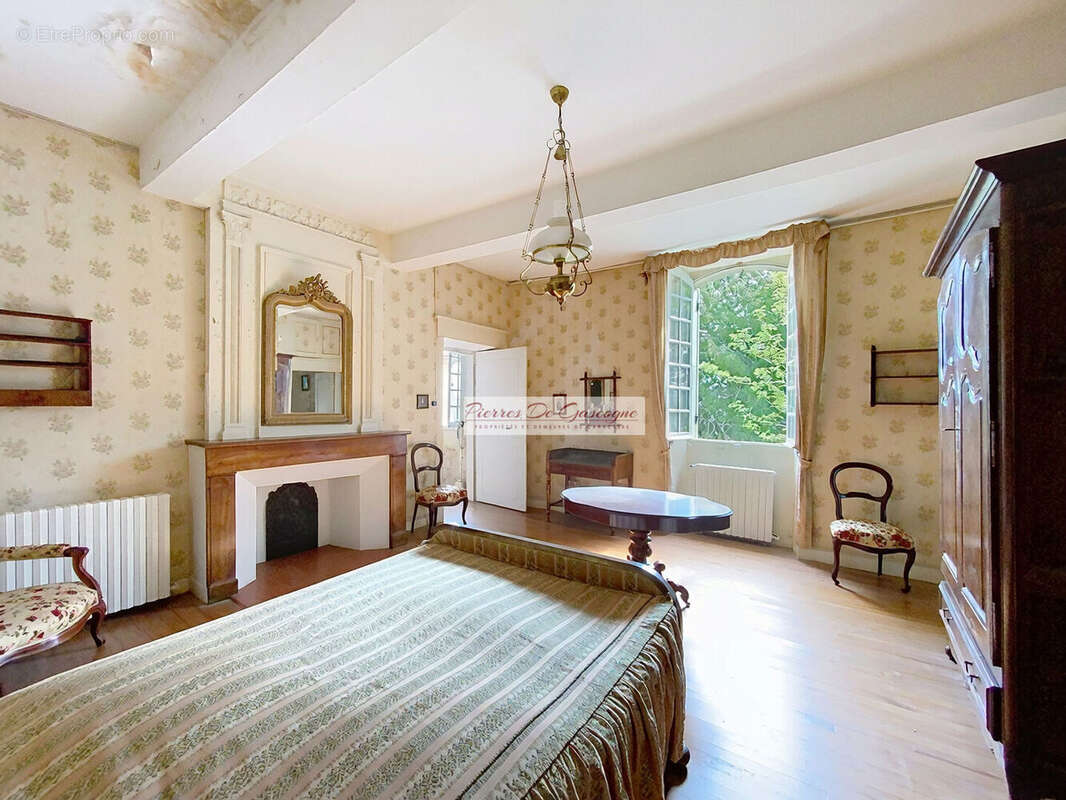 Maison à CASTERA-VERDUZAN