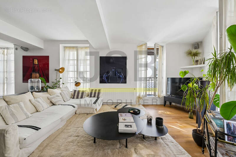 Appartement à PARIS-2E