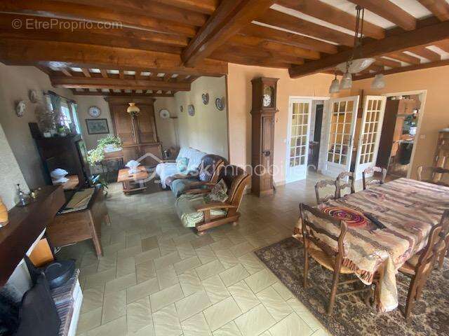Coup de cœur assuré : Maison familiale avec vie de plain-pied 7 pièces au calme à Bretteville-sur-Laize - photo 2