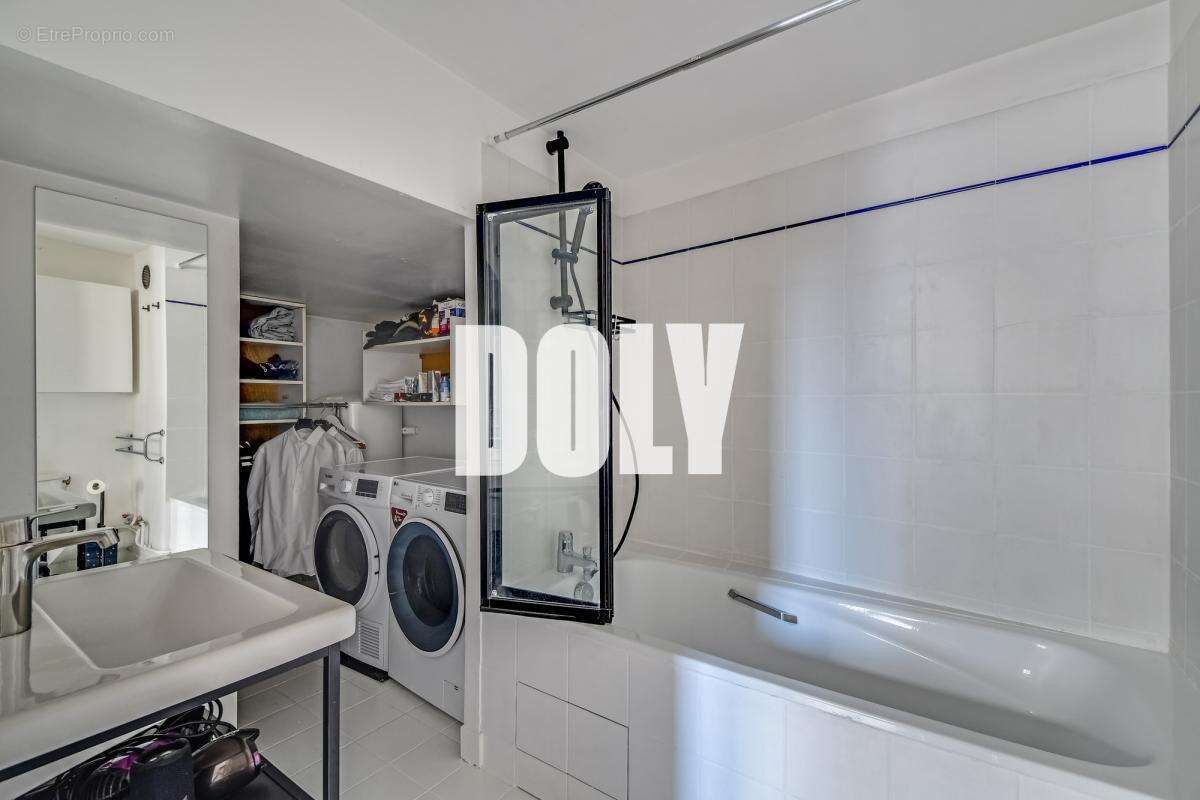 Appartement à PARIS-1E