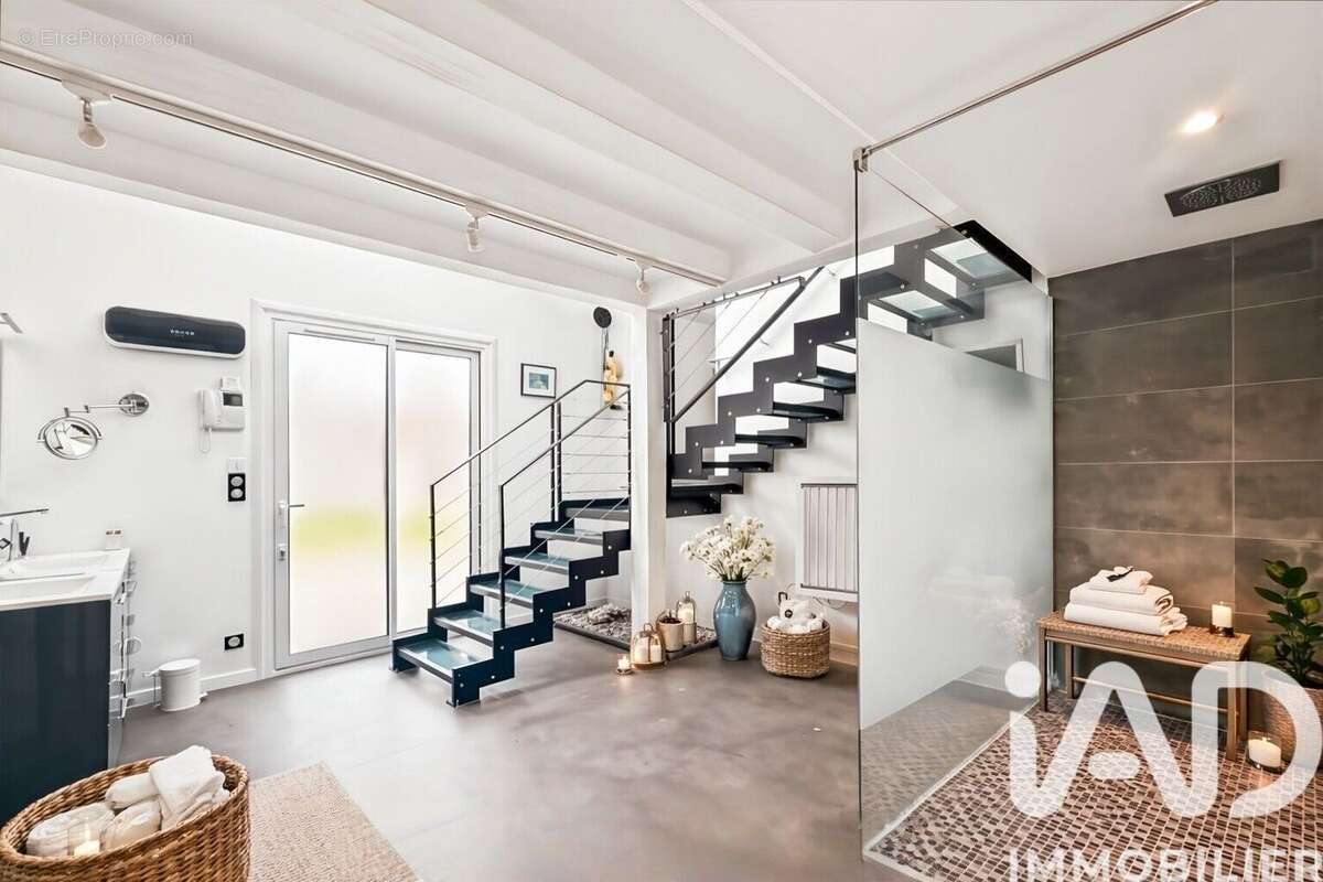 Photo 5 - Commerce à EVRY-GREGY-SUR-YERRE