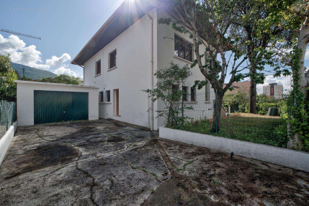 Appartement à BELLEGARDE-SUR-VALSERINE