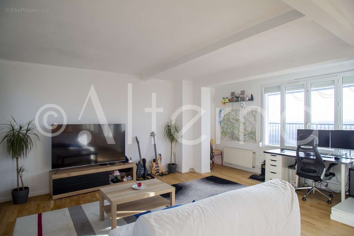 Appartement à MEZY-SUR-SEINE