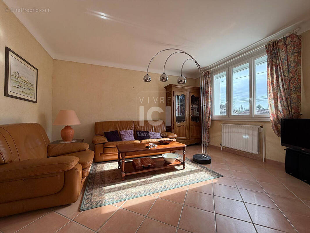 Maison à SAINT-SEBASTIEN-SUR-LOIRE