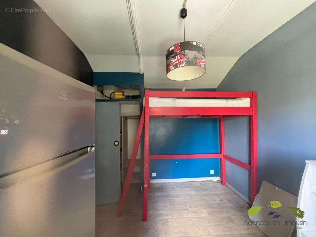 Maison à LA JONCHERE-SAINT-MAURICE