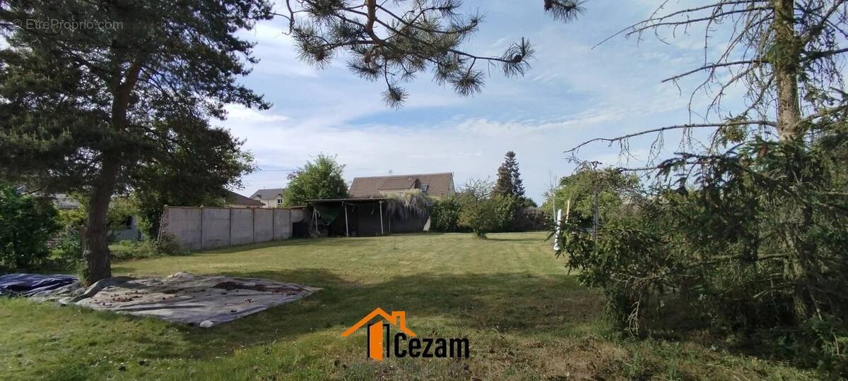 Terrain à MUIDS