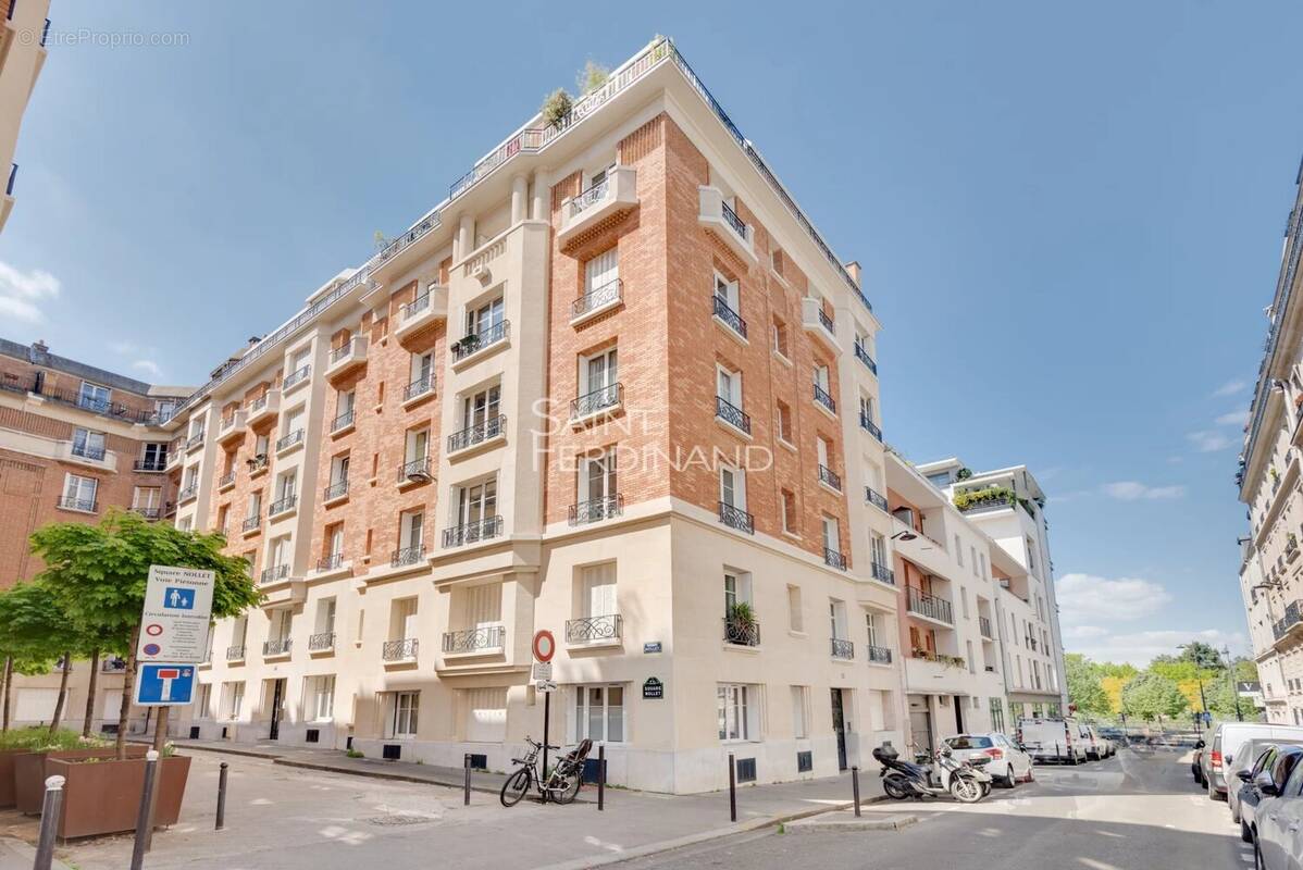 Appartement à PARIS-17E