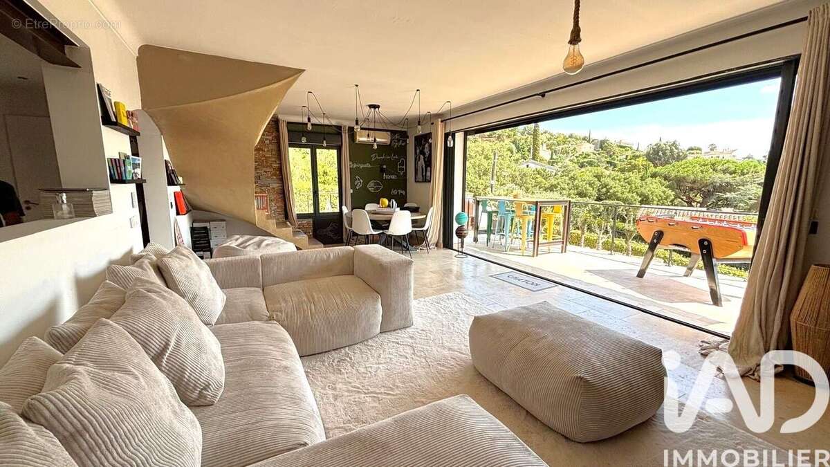 Photo 9 - Maison à ROQUEBRUNE-SUR-ARGENS