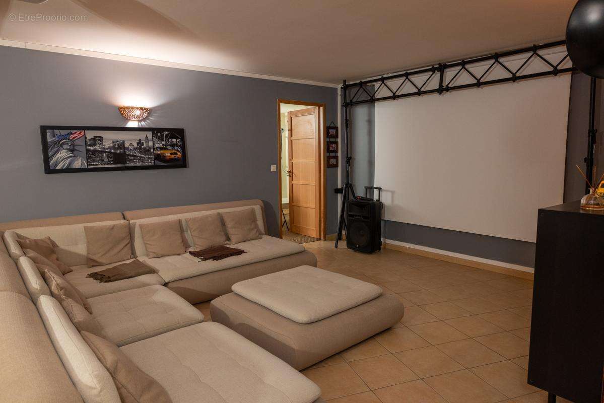 Maison à THOIRY
