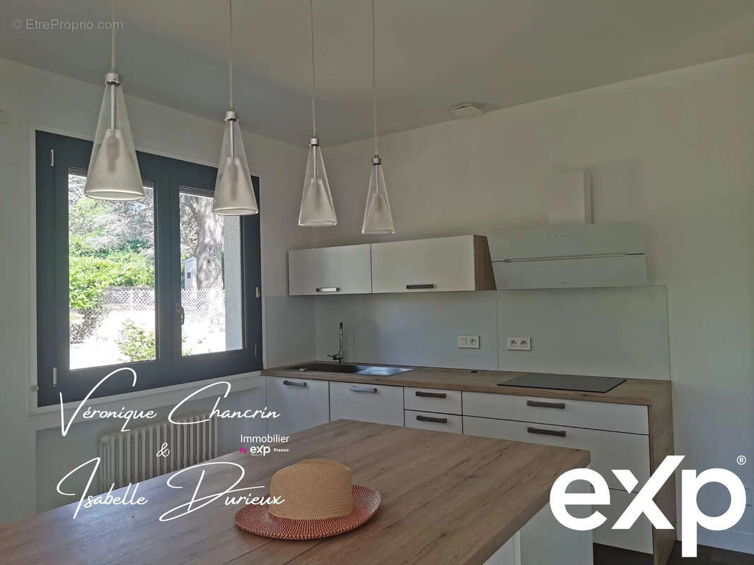 Maison à SAINT-GENIS-LAVAL