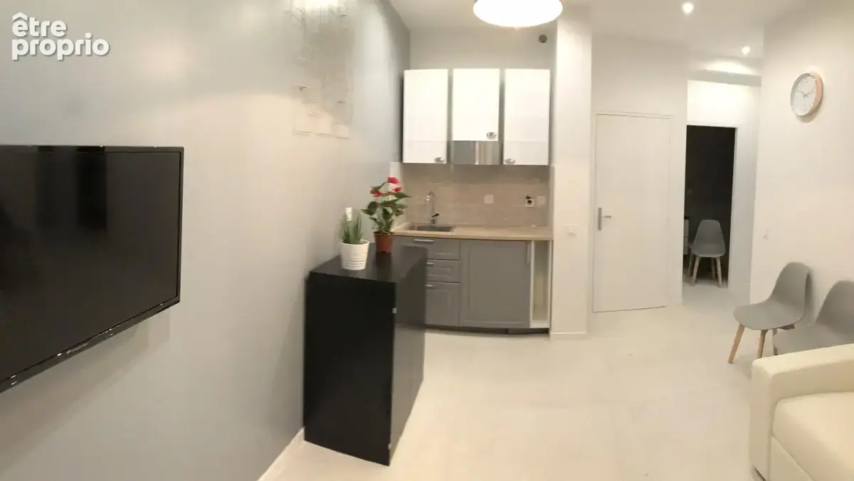 Appartement Type 2 décoré meublé Marseille centre - photo 4
