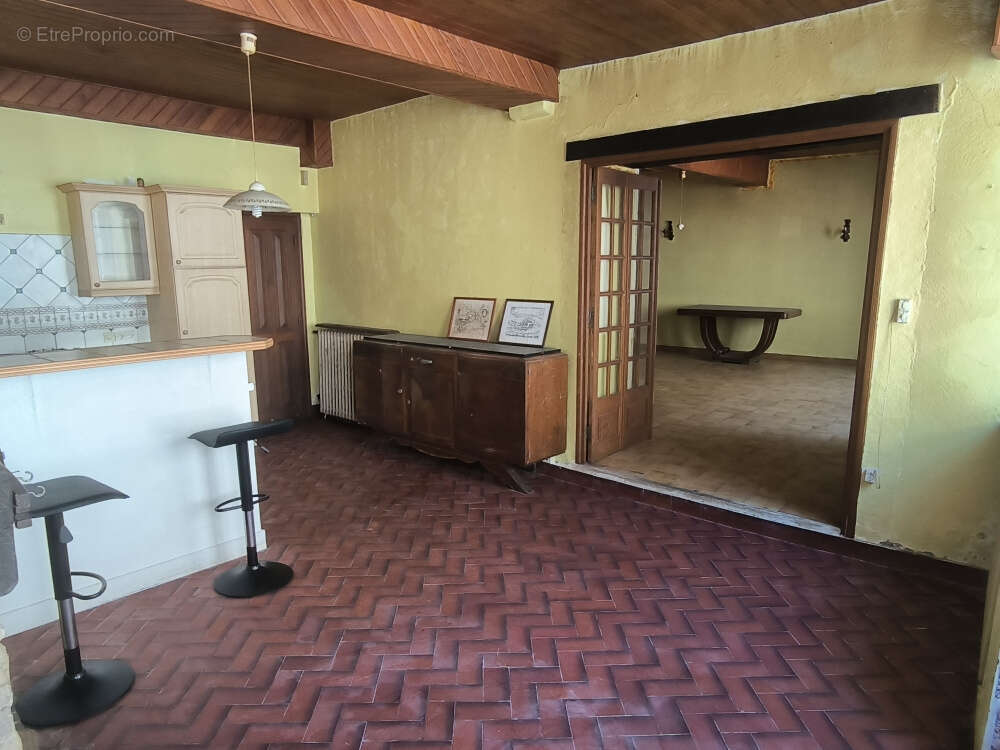 Maison à MOULINS-ENGILBERT