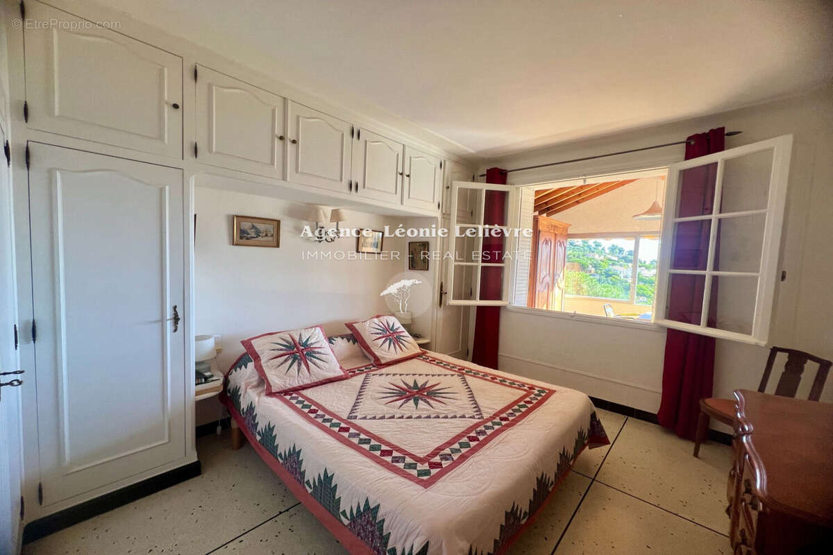 Maison à LES ISSAMBRES