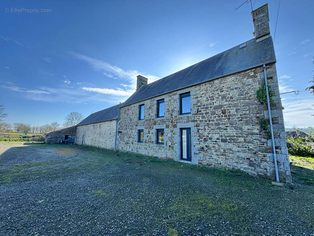 A vendre Maison en pierres 158 m² entièrement rénovée à 25 min de St-Lô - photo 5