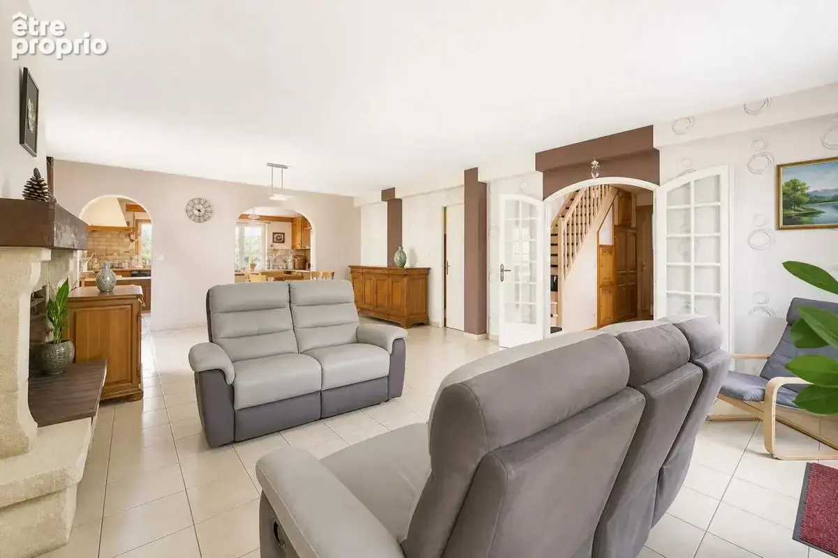 Maison familiale 7 pièces à Sadirac avec piscine - photo 2