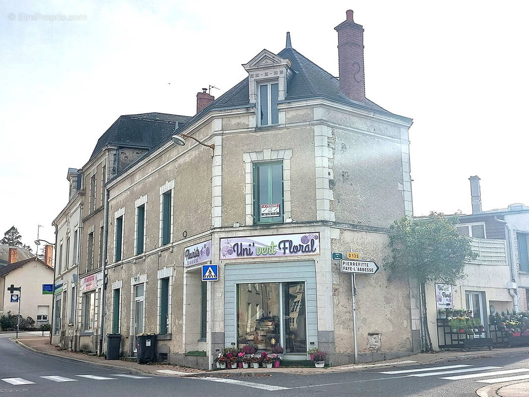 Maison à SAINT-VARENT