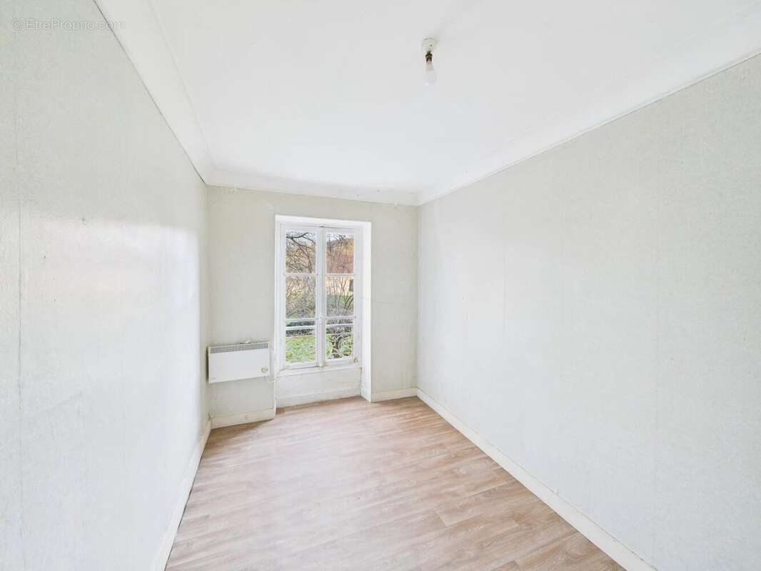 Maison à MONT-SAINT-JEAN