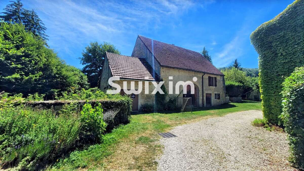 Propriété de caractère en pierre - photo 3