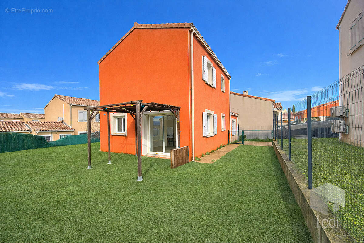 Maison à MONTELIMAR