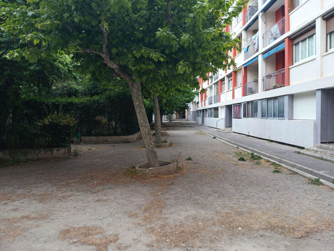 Appartement à MARSEILLE-3E