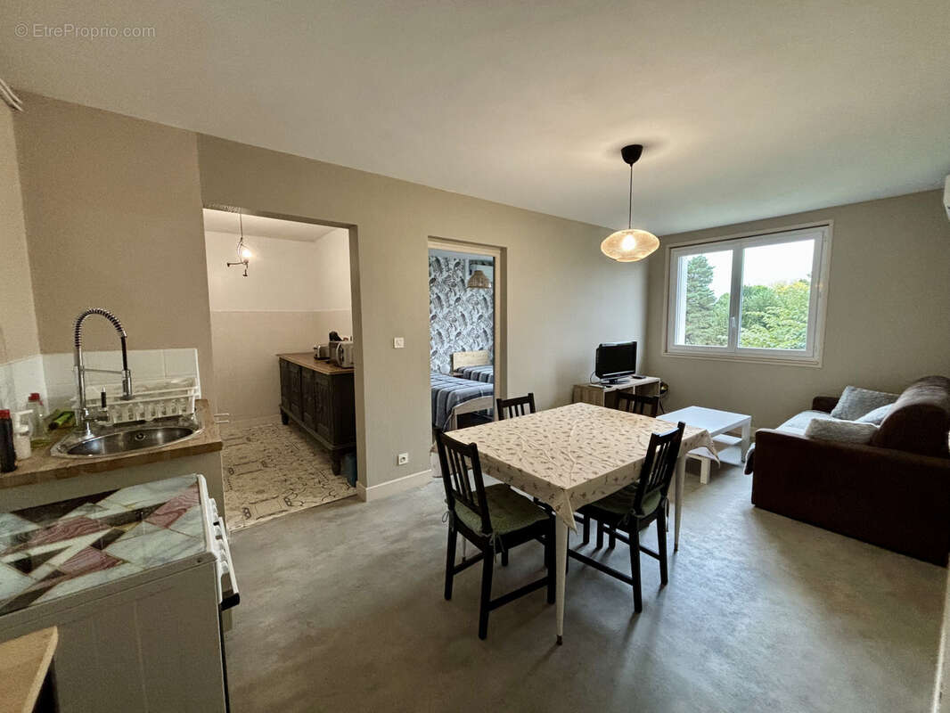 Maison et appartements à Vignols - photo 5