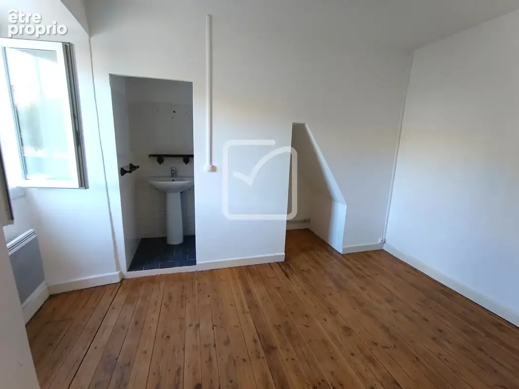 Maison 3 logements, terrasse, garage et place de parking - photo 4