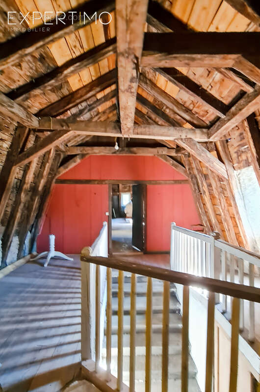 Manoir d'une superficie habitable de 338 m2 avec dépendances sur un terrain de 3,6 hectares - photo 15