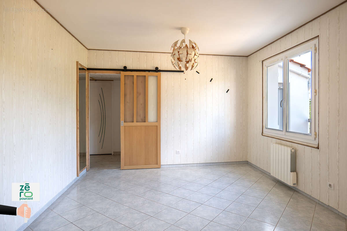 Maison familiale de plain-pied de 116 m2 avec garage sur 620 m2 de terrain   Commequiers - photo 7