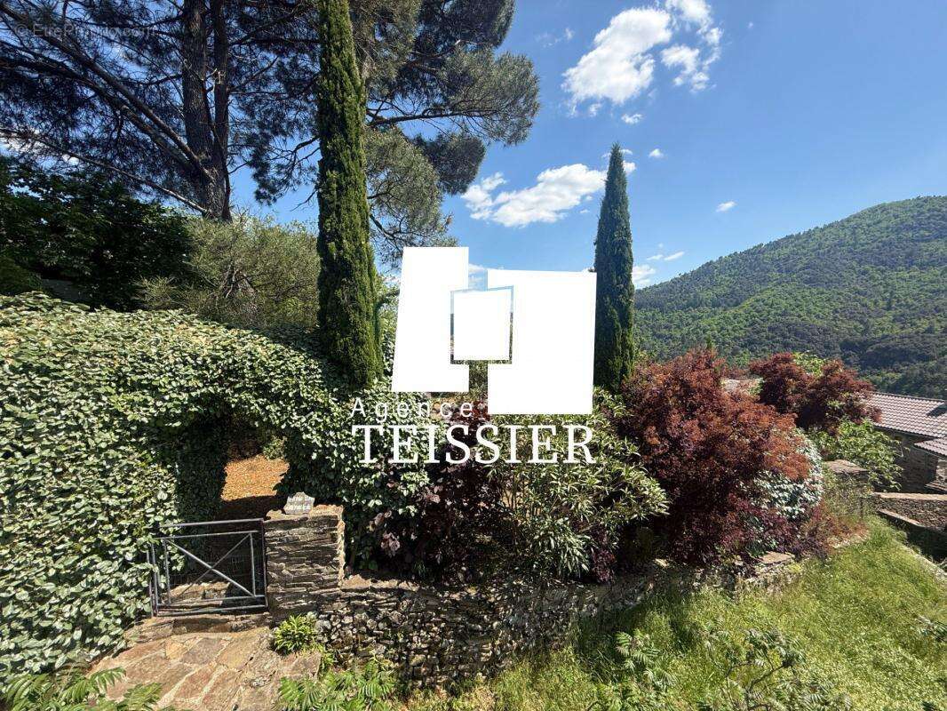 Maison à SAINT-MELANY