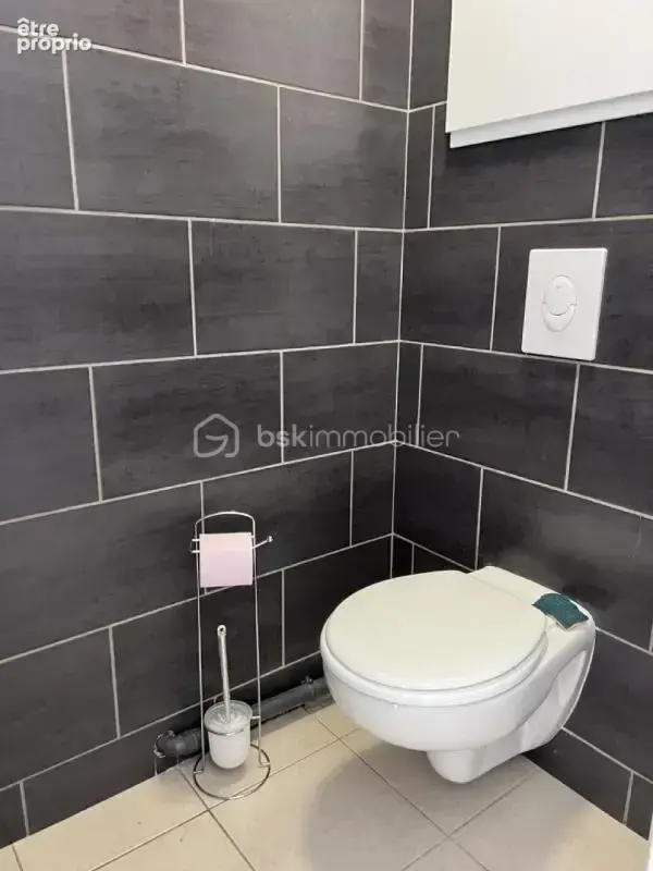 Un appartement au 1er étage de type F2 de 42,15 m2, terrasse de 12,16 m2, deux parkings privatifs - photo 9