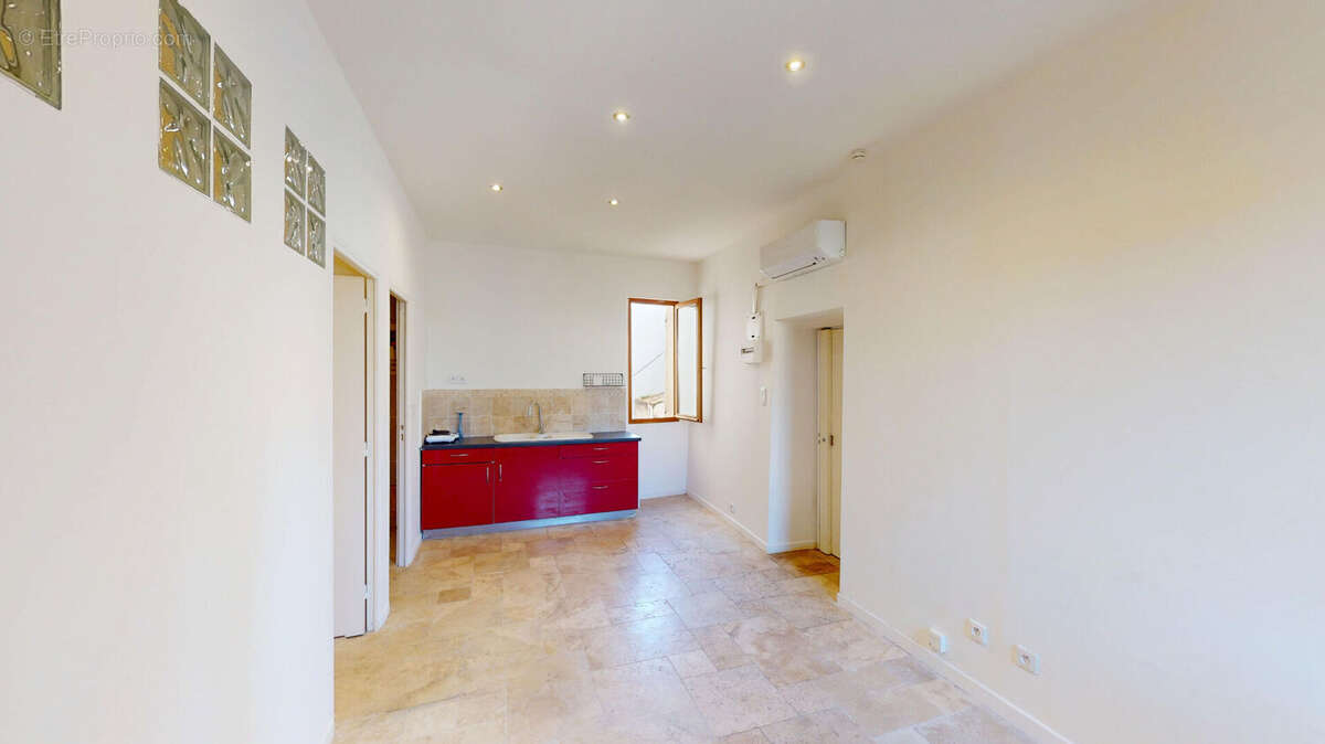 Appartement à MARSEILLE-11E
