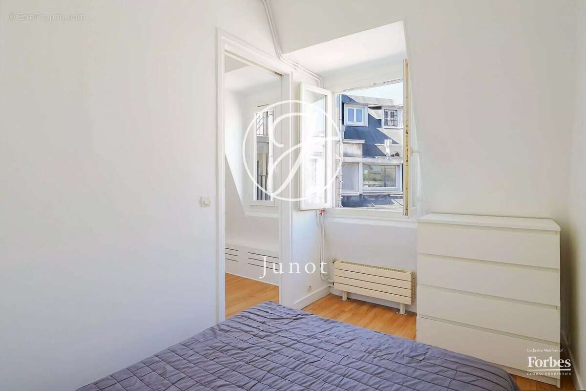 Appartement à PARIS-7E