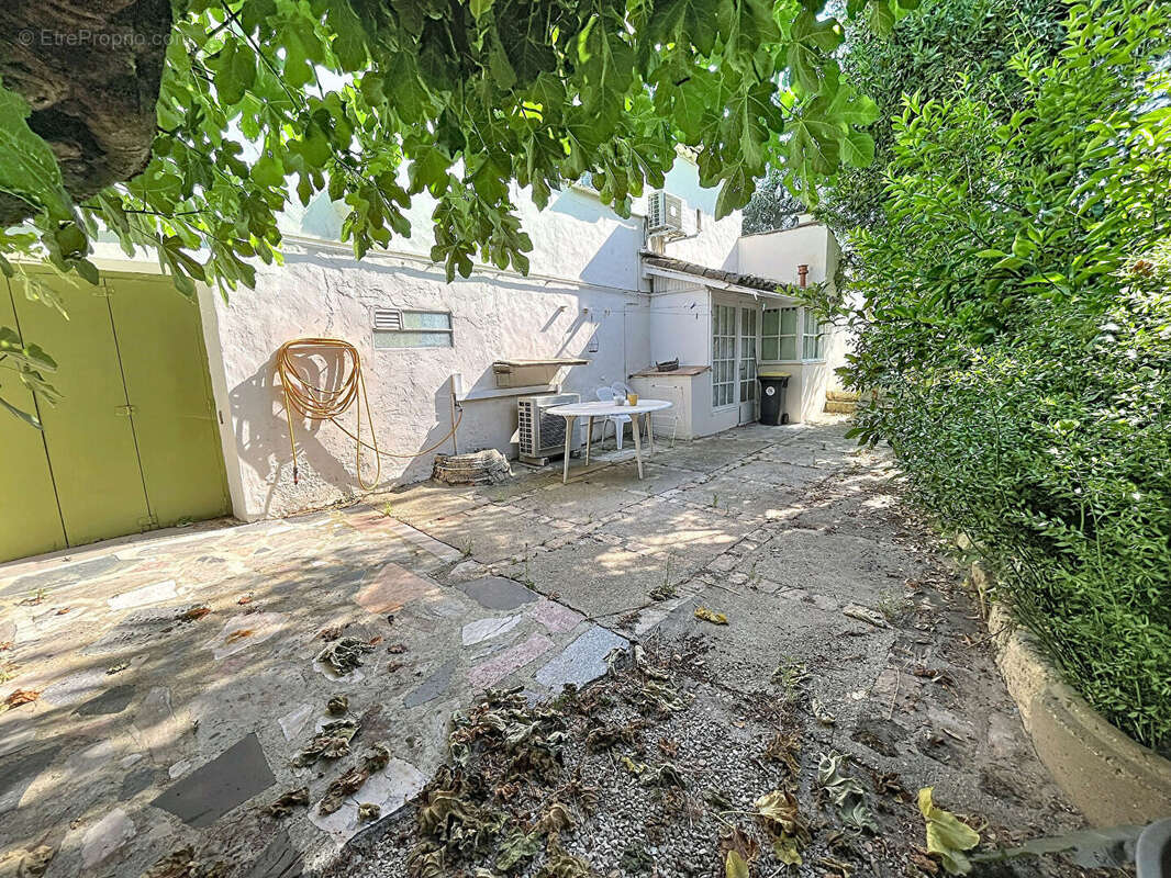 Maison de caractère au coeur de Lunel-Viel avec 813 m² de terrain - photo 4