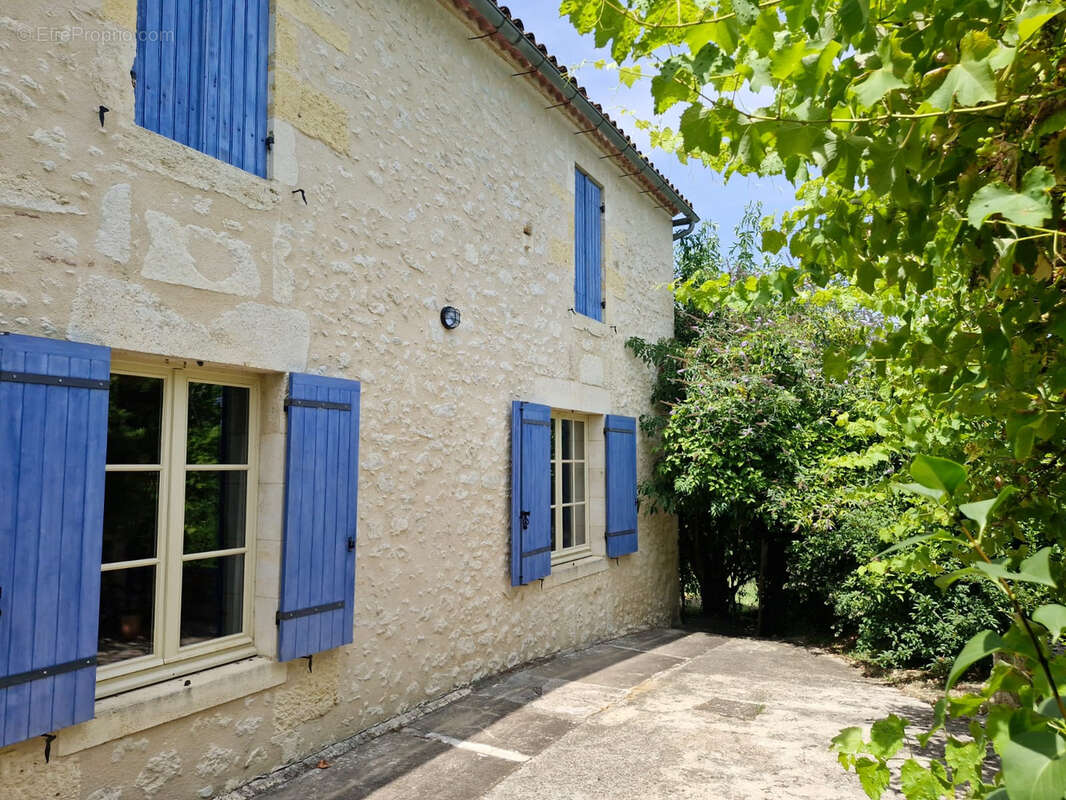 Maison à SAINTE-RADEGONDE