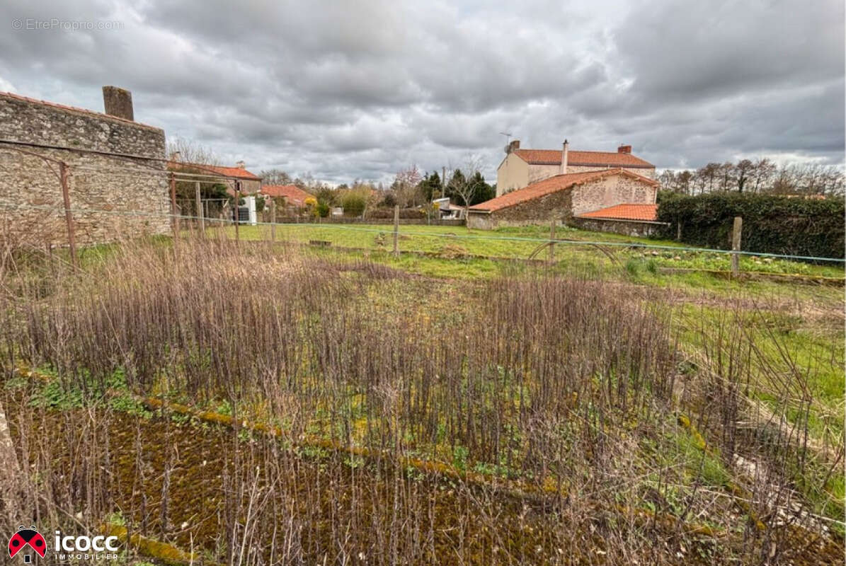 Terrain à MOUILLERON-LE-CAPTIF