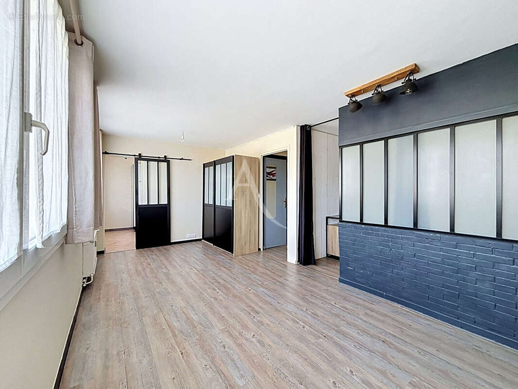 Appartement Laval 1 pièce(s) 35.52 m2 - photo 3