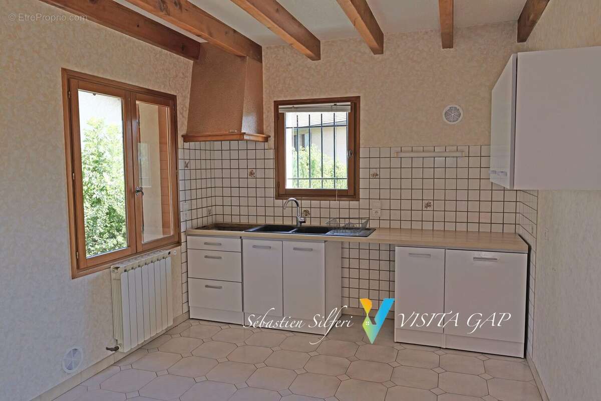 Maison 95 m² à Chorges  - photo 4