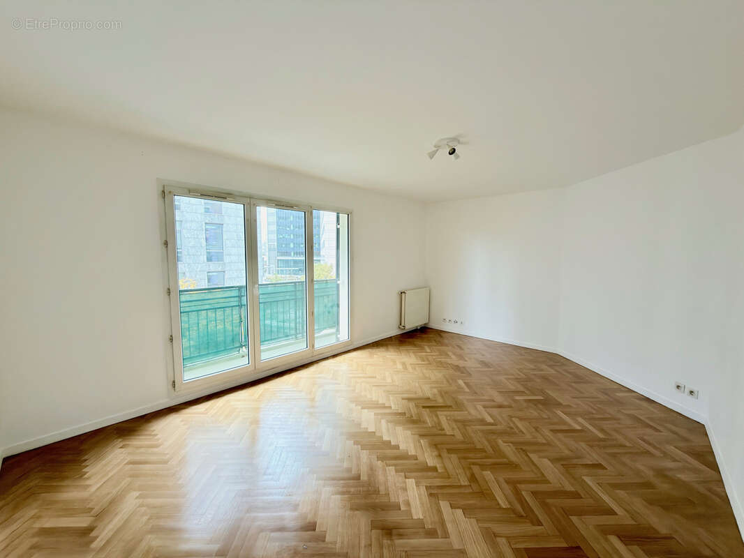 Courbevoie — Faubourg de l'Arche  Exclusivité — Appartement avec balcon et parking - photo 3